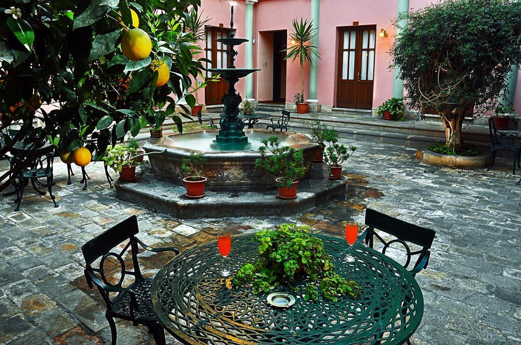 Capital Plaza Hotel Sucre Exterior photo