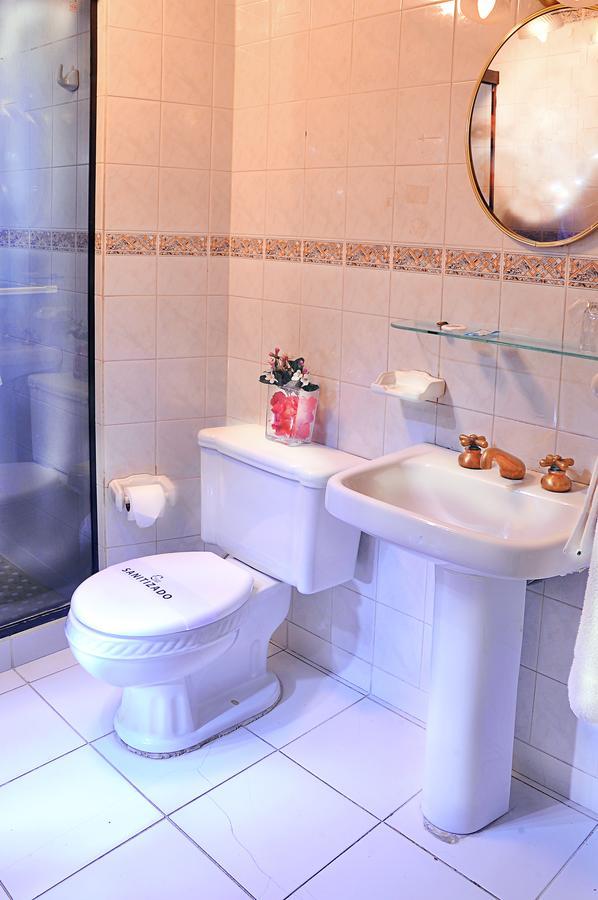Capital Plaza Hotel Sucre Room photo